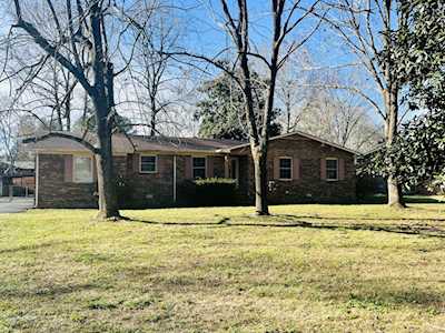 168 Sherwood Dr Manchester, TN 37355