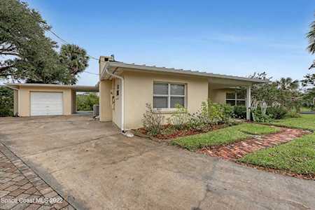 589 Hillside Court Melbourne, FL 32935
