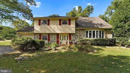 305 Parry Rd Cinnaminson, NJ 08077