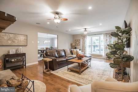 513 Fireside Ln Cherry Hill, NJ 08003