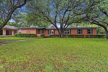 6525 Calmont Avenue Fort Worth, TX 76116