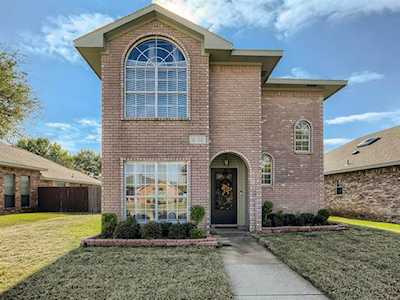 2128 Arbor Creek Drive Carrollton, TX 75010