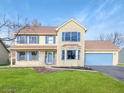 13 Breckenridge Dr Aurora, IL 60504