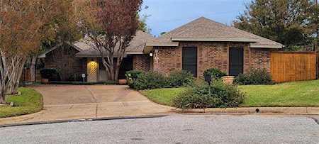 6103 Barnhill Court Arlington, TX 76016