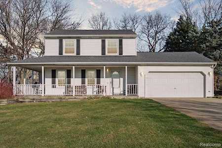60548 Lamplighter New Hudson, MI 48165