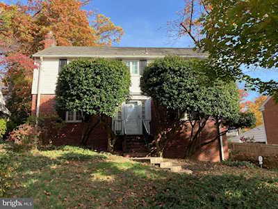 805 Chalfonte Dr Alexandria, VA 22305