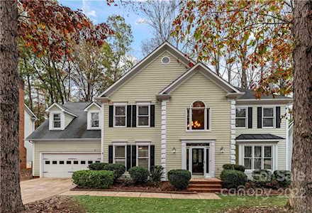 8713 New Oak Ln Huntersville, NC 28078