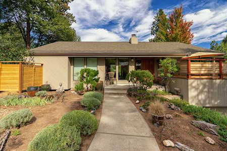 1379 Ponderosa Dr Ashland, OR 97520