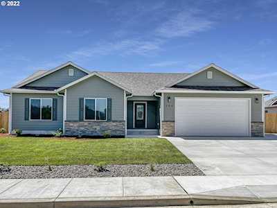 300 Serengeti DR Winston, OR 97496