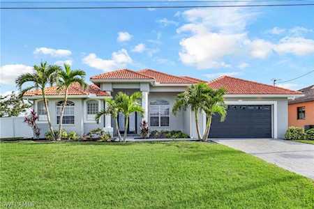 2585 Surfside Blvd Cape Coral, FL 33914