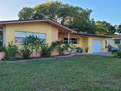 2032 Woodward Ave Dunedin, FL 34698