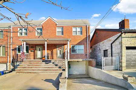 66-11 70th Street Middle Village, NY 11379