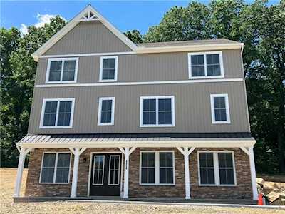 8856 Valley West Dr Breinigsville, PA 18031