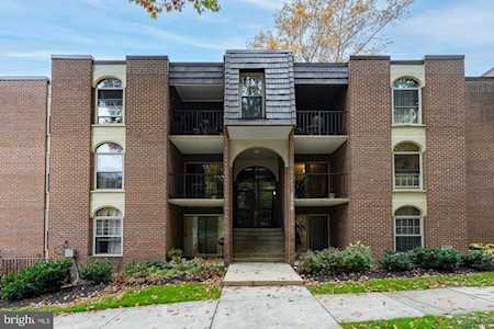 3326 Woodburn Village Dr #12 Annandale, VA 22003