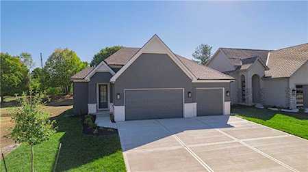4641 NE Fairway Homes Dr Lees Summit, MO 64064