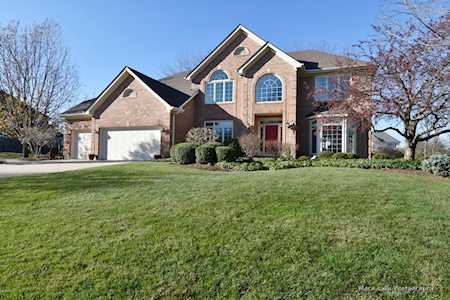 3303 Greenwood Ln St. Charles, IL 60175
