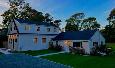 1 Paulding Avenue Oak Bluffs, MA 02557