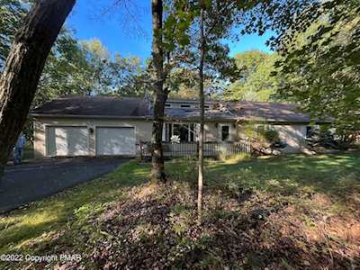 9 Pasternak Ln Albrightsville, PA 18210