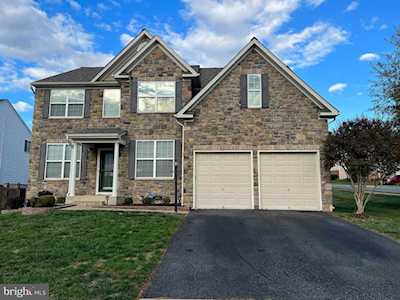 16100 Mountain Eagle Ct Woodbridge, VA 22191