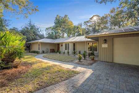 11 Hickory Ln Hilton Head Island, SC 29928