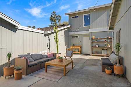 329 Countrywood Ln Encinitas, CA 92024