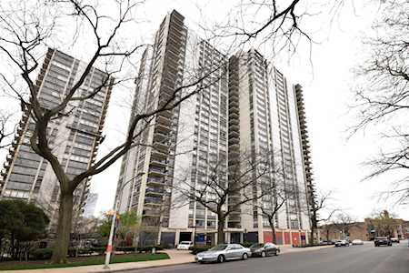 1360 N Sandburg Terrace #601C Chicago, IL 60610