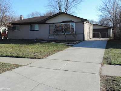 8812 Hamilton East Dr Sterling Heights, MI 48313