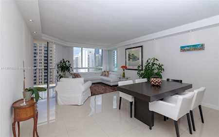 520 Brickell Key Dr #A1603 Miami, FL 33131