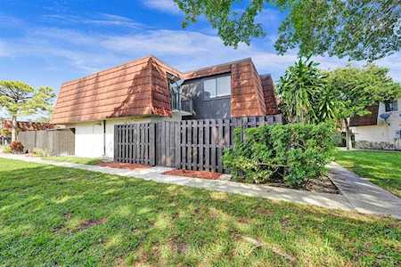 2228 White Pine Circle #Apt C Green Acres, FL 33415