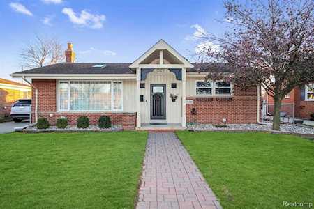 35495 W Chicago St Livonia, MI 48150