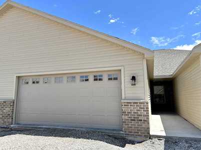 2157 Royal Crest Circle #2 Green Bay, Village of Bellevue, WI 54311
