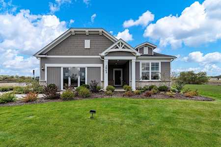 580 N Highlander Way Addison, IL 60101