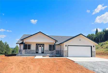 303 Olequa Heights Rd Castle Rock, WA 98611