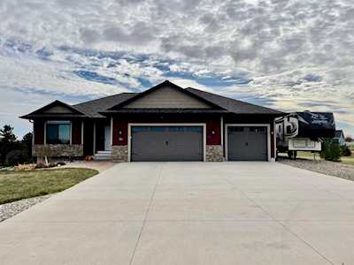 701 36th St Spirit Lake, IA 51360