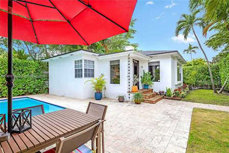 1525 SW 13th Ave Miami, FL 33145