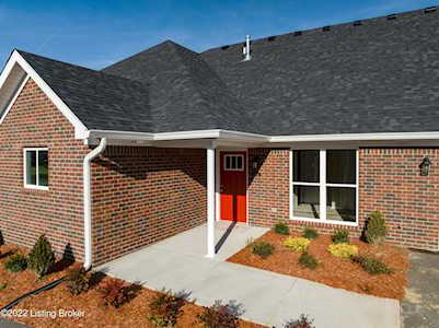 408 Eagle Pointe Dr Louisville, KY 40214