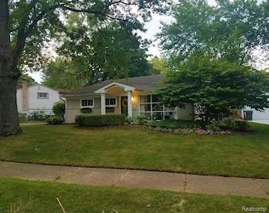 1321 Catalpa Rochester, MI 48307