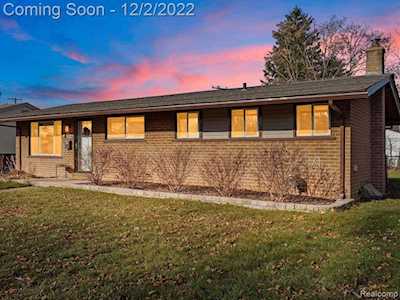 37146 Gilchrist St Westland, MI 48186