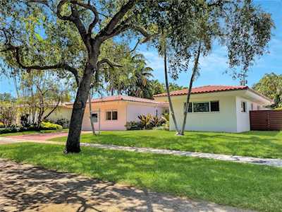 43 Samana Dr Miami, FL 33133