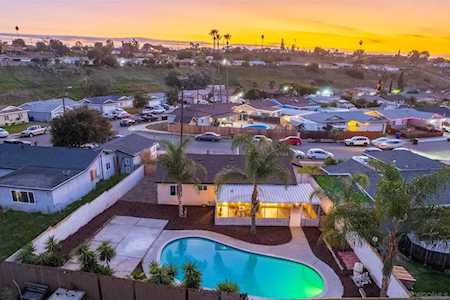315 Ringwood Dr San Diego, CA 92114