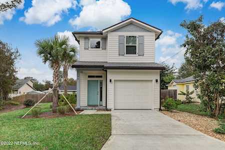 1186 Stocks ST Atlantic Beach, FL 32233