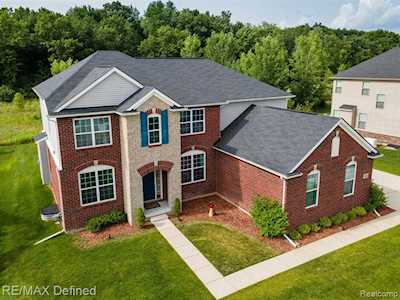 488 Wynstone Oakland, MI 48363