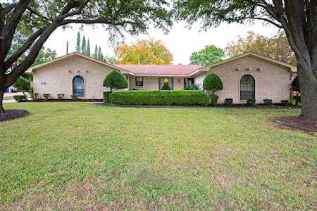2108 Forest Hills Road Grapevine, TX 76051