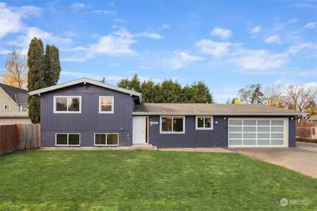 15847 12th Ave SW Burien, WA 98166