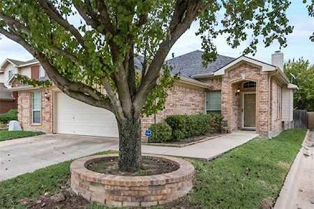 1007 Deedee Creek Drive Euless, TX 76040