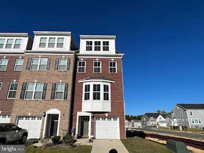 11692 Emily Dickinson Pl White Plains, MD 20695