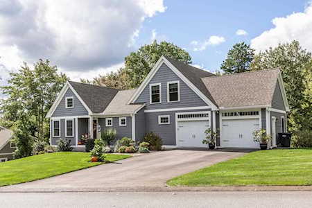 63 Grouse Run Pelham, NH 03076