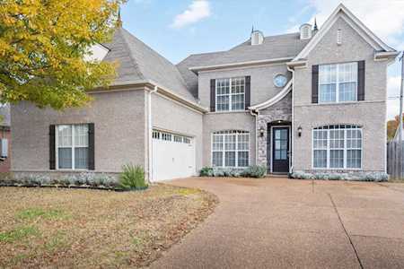 5048 Sawyer Lake Dr Bartlett, TN 38002