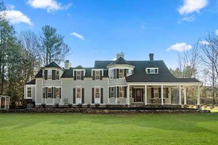 105 Plain Rd Wayland, MA 01778