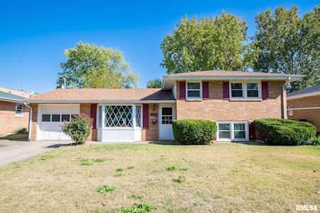 1510 S 7th St Pekin, IL 61554